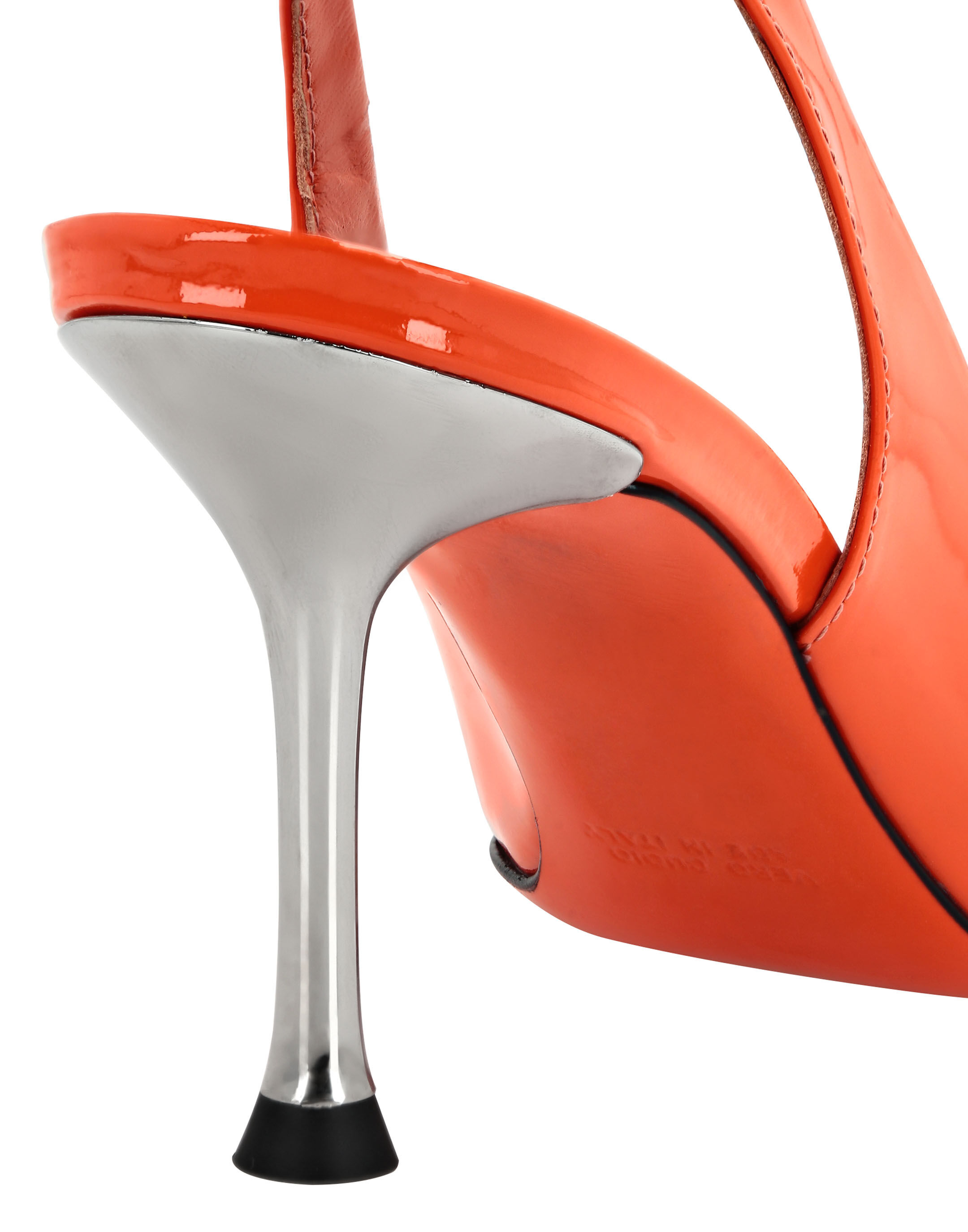 Decollete pumps clearance