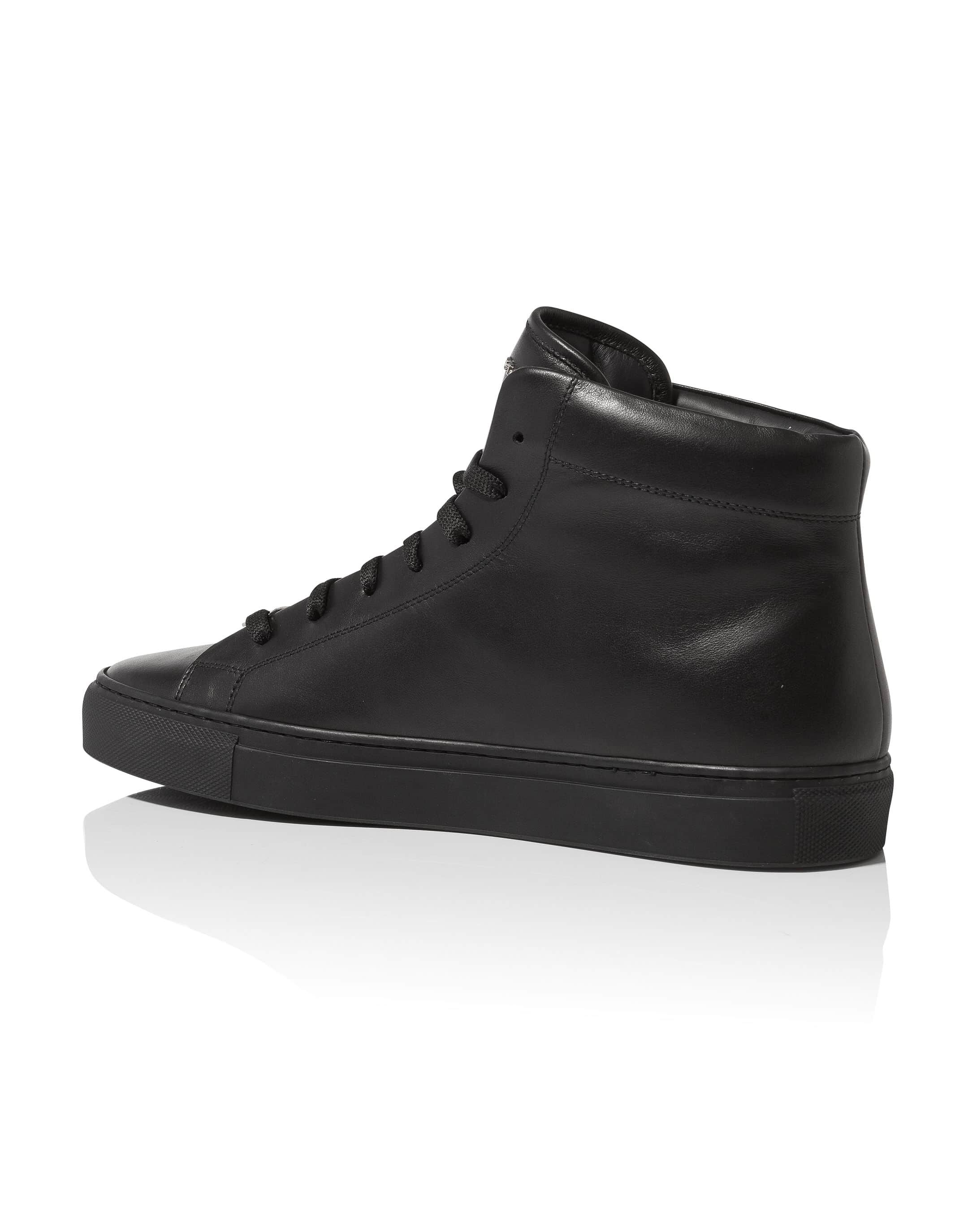 Top black sneakers discount 218