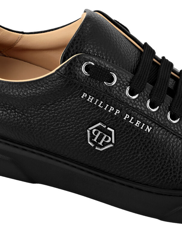 Leather Lo-Top Sneakers Hexagon