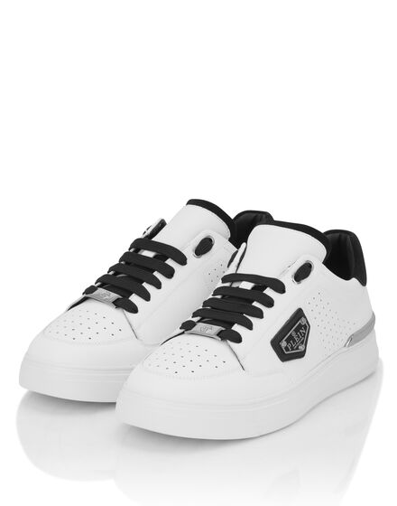 Low-Top Sneakers Triangle