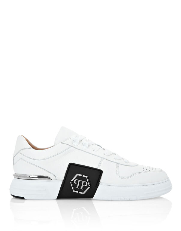 LO-TOP SNEAKERS PHANTOM KICK$ LEATHER Platinum HEXAGON