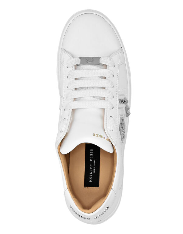 Lo-Top Leather Arrow Force Studs Sneakers