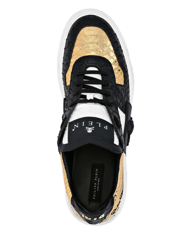 LO-TOP SNEAKERS PHANTOM KICK$ PYTHON GOLD SKULL