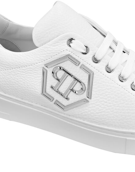 Leather Lo-Top Sneakers Hexagon