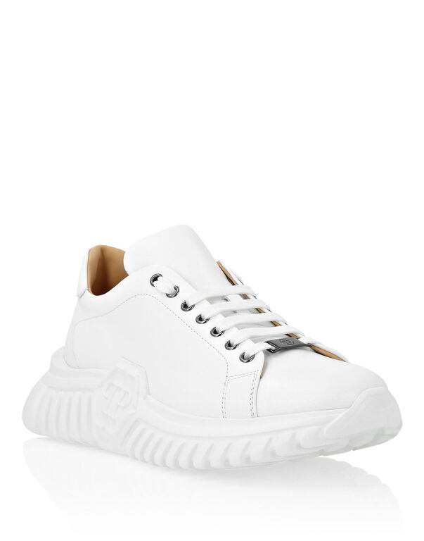 LO-TOP SNEAKERS SUPERSONIC