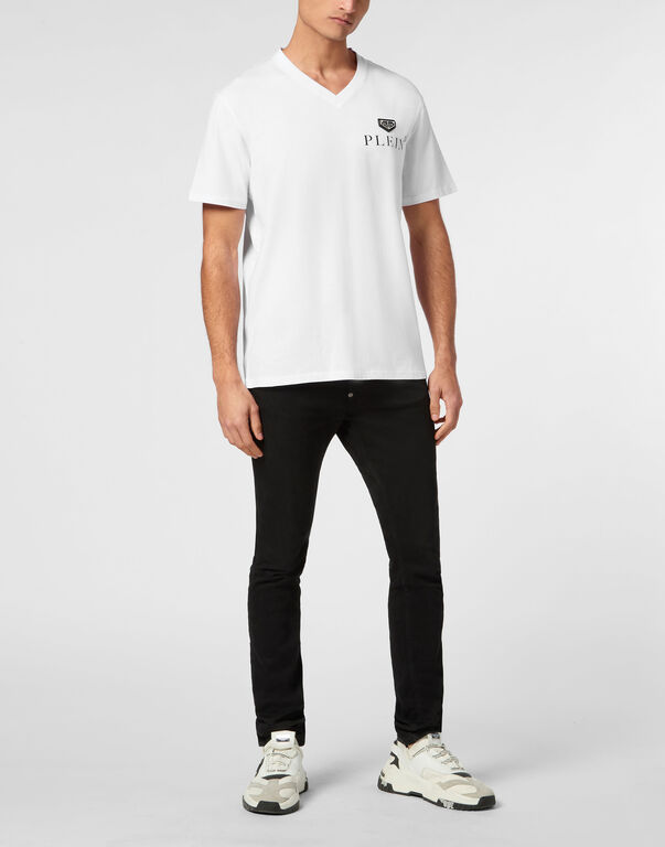 V-Neck T-Shirt Plaque