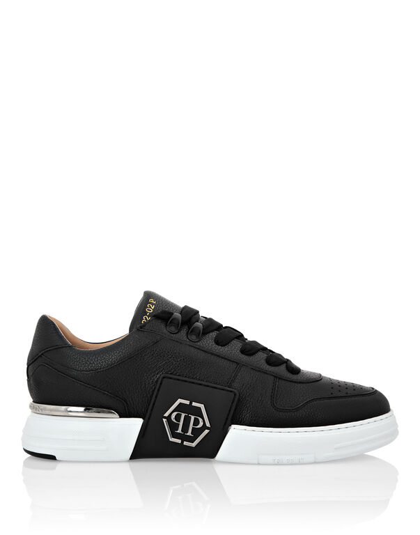 LO-TOP SNEAKERS PHANTOM KICK$ LEATHER Platinum HEXAGON