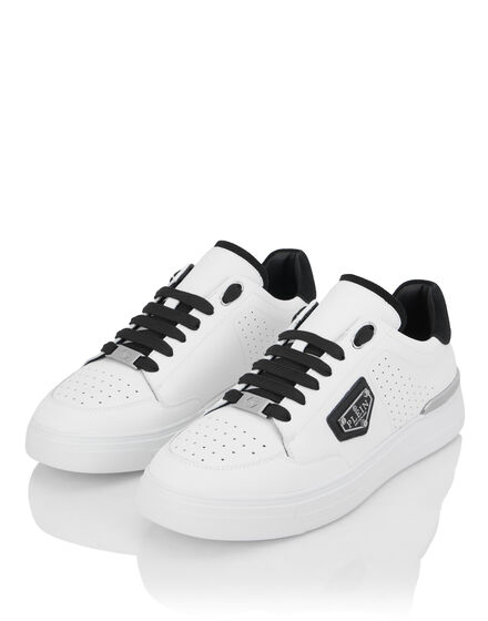 Low-Top Sneakers Triangle