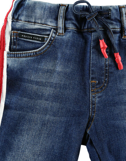 Regular fit Statement