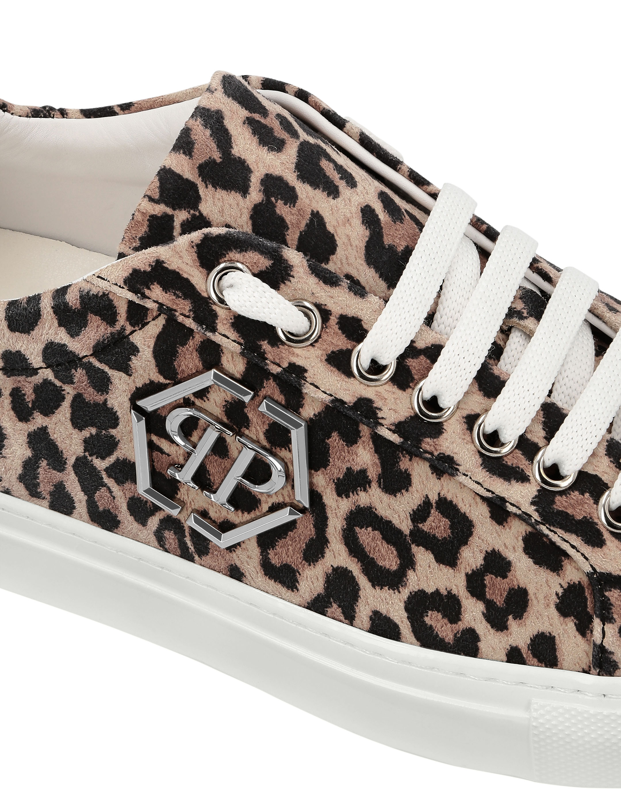 Scarpe Guess – UPSTYLE MAGAZINE